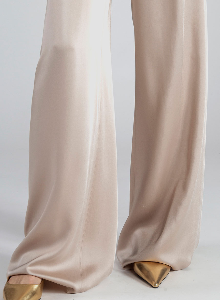 Pantalone a Palazzo envers satin di viscosa – Cipria - immagine 6